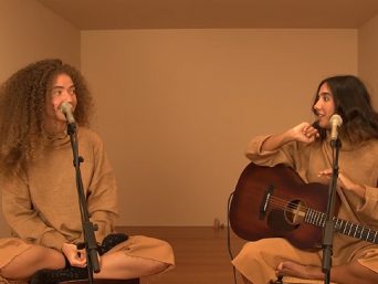 "Cor" foi lançado na virada do ano (Reprodução)