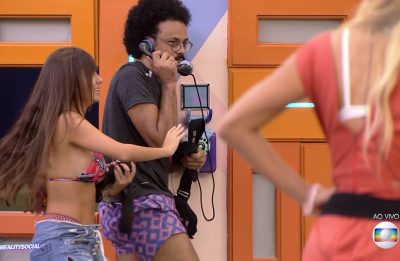 Telefone deve tocar outras duas vezes ainda neste sábado (Foto: Reprodução)