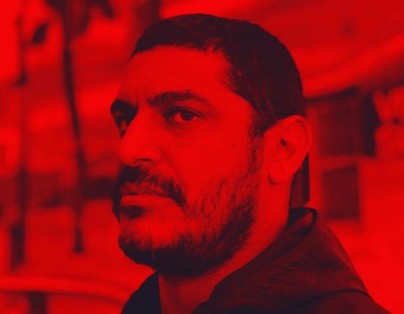 Cantor lançou single inédito e parceria com Gal Costa em 2021 (Foto: Divulgação)
