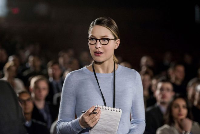 A atriz vive Kara Danvers em "Supergirl" (Diyah Pera / The CW / Divulgação)