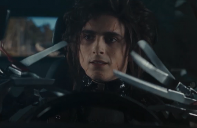 Winona Ryder também participa do vídeo (Reprodução)