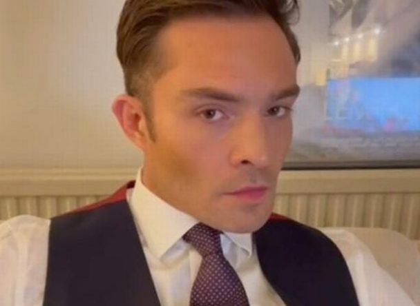 Ele fez sucesso ao interpretar Chuck em "Gossip Girl" (Reprodução)