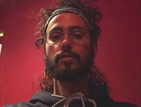 A canção traz influências de pop, rap e R&B (Reprodução)