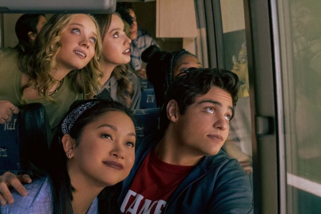 O último filme da trilogia estreou ontem (13) na Netflix (Katie Yu / Netflix / Divulgação)