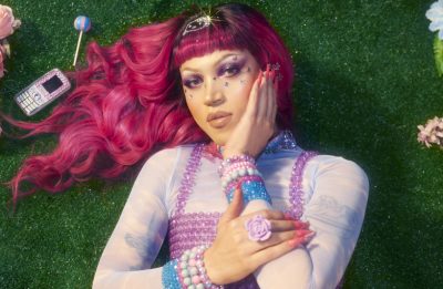 Esse é o lead single do 1º álbum de estúdio da cantora (Divulgação)
