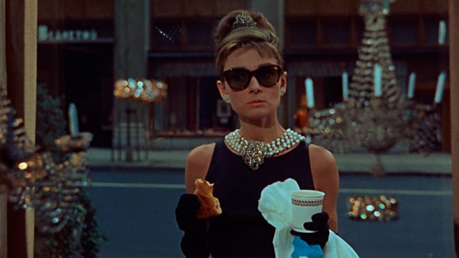 A atriz é conhecida por filmes como "Bonequinha de Luxo", de 1961 (Splendor Films / Divulgação)