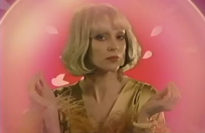 A faixa faz parte do disco "Daddy’s Home" (Reprodução)
