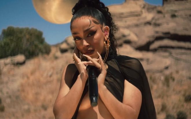 A canção faz parte do álbum "Planet Her" (Reprodução)