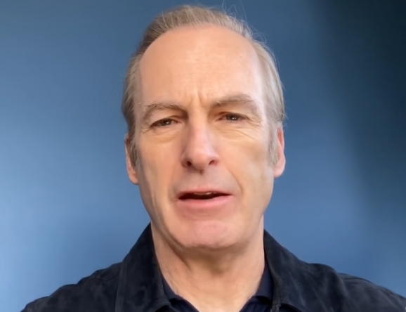 O ator desmaiou durante as gravações de “Better Call Saul” nesta semana (Reprodução / YouTube)
