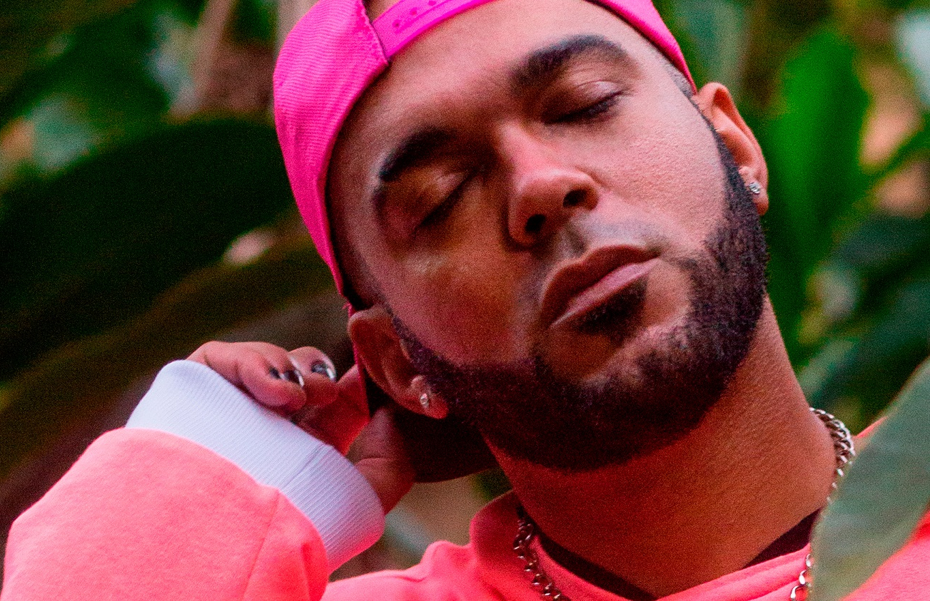 Os vocais dele se juntam com os de Clara Soly na música (Foto: Divulgação/Luan Lopez)