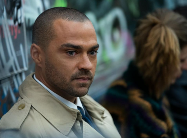 Na adaptação, o ator assume o papel de Darren Lemming (Hulu / Divulgação)