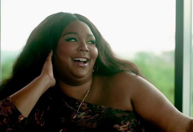 A cantora assumiria o papel de Whitney Houston (Foto: Reprodução)