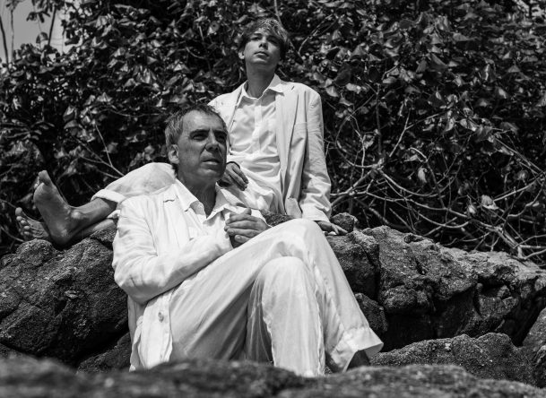 A nova versão faz parte do álbum “Lágrimas no Mar” (José De Holanda / Divulgação)