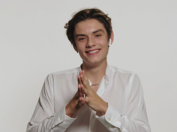 O ator será protagonista de “Ferryman” (Reprodução / YouTube)