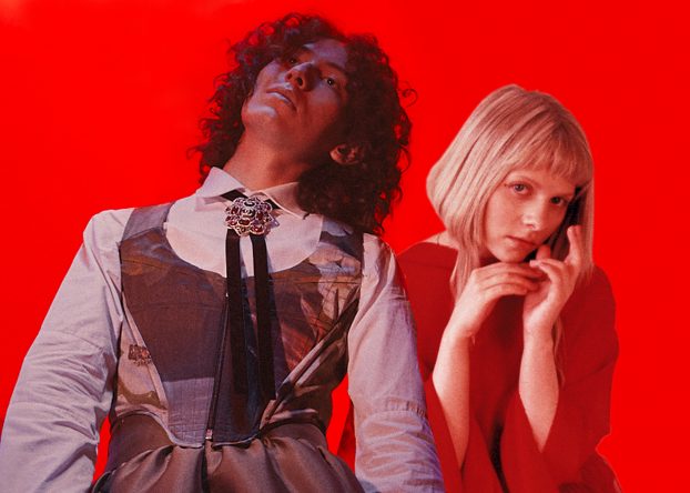 Sub Urban e AURORA lançaram a parceira "Paramour" na última sexta-feira (19) (Créditos: Divulgação)