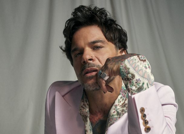 Na faixa, o artista celebra a vida (Divulgação)