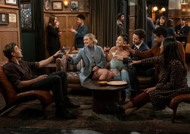 A série é derivada de “How I Met Your Mother” (Hulu / Divulgação)
