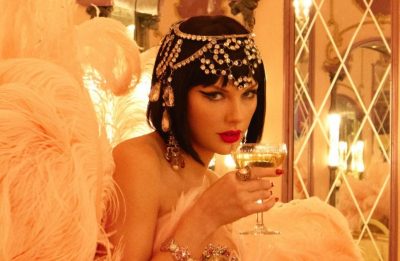 Imagem de notícia sobre Novo single? Taylor Swift anuncia versão especial em vinil da faixa “Elizabeth Taylor”