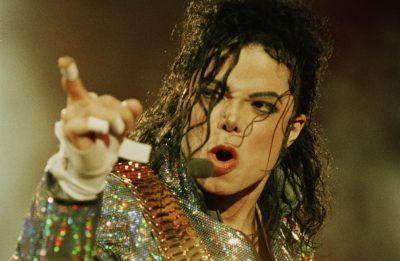 Filme de Michael Jackson faz o Rei do Pop emplacar 13 músicas entre as mais tocadas do mundo